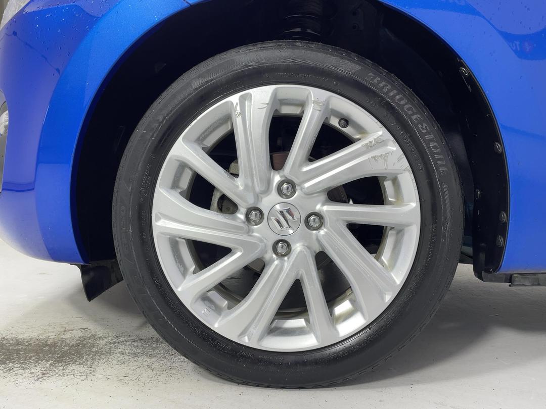 Photo '10' of Suzuki Swift