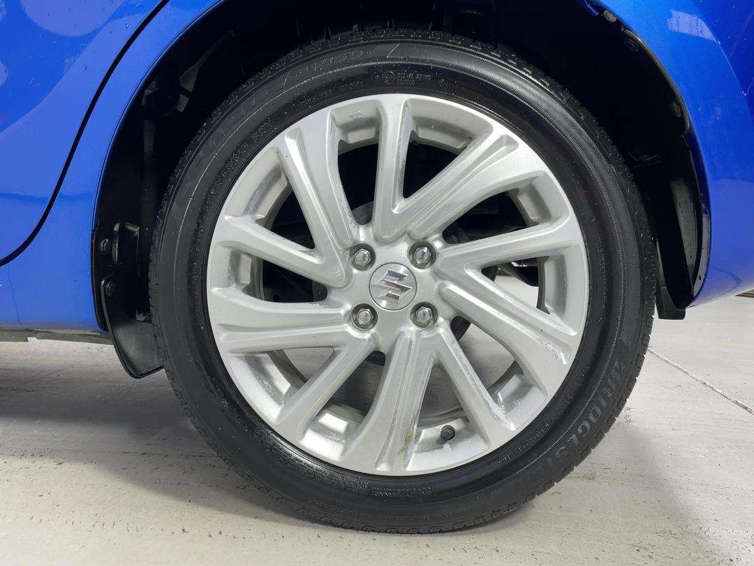 Photo '11' of Suzuki Swift