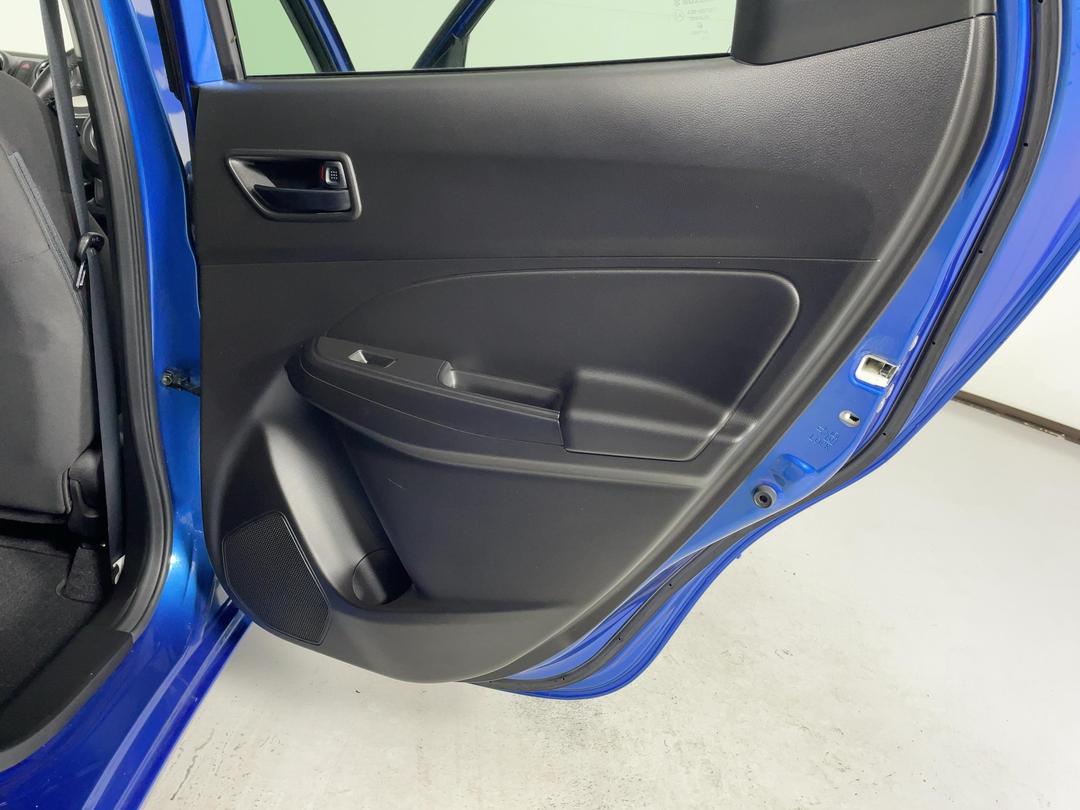 Photo '19' of Suzuki Swift