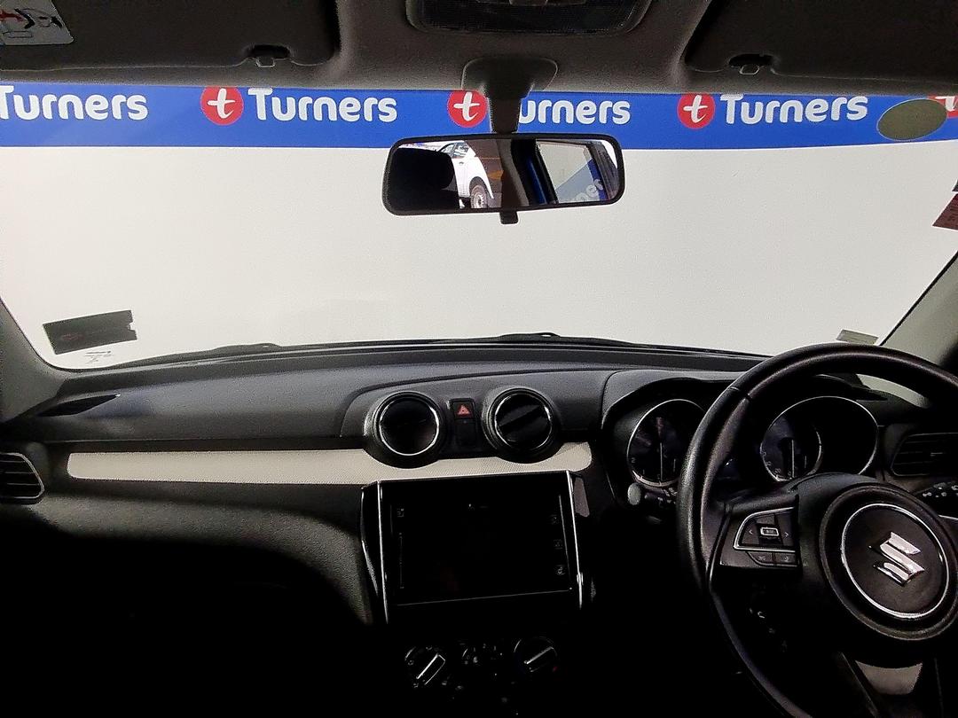 Photo '17' of Suzuki Swift