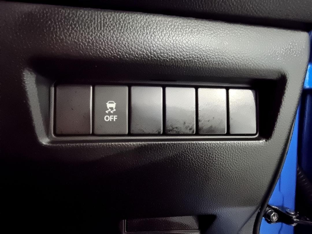 Photo '24' of Suzuki Swift