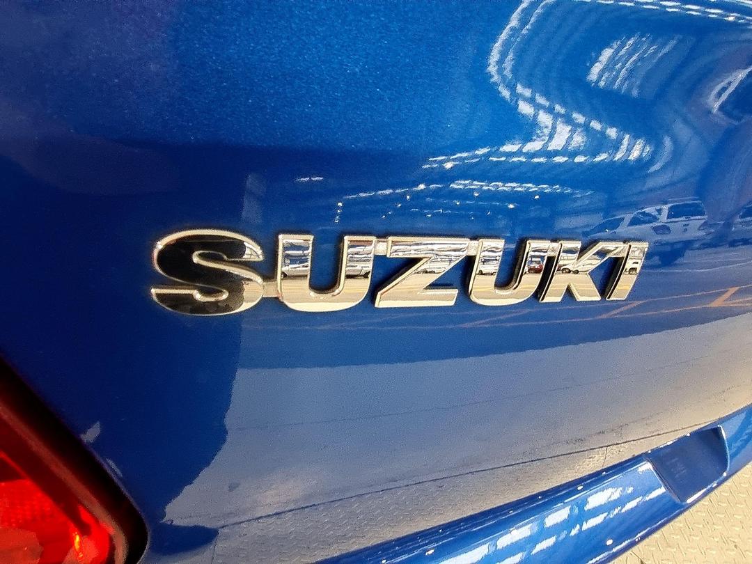 Photo '35' of Suzuki Swift