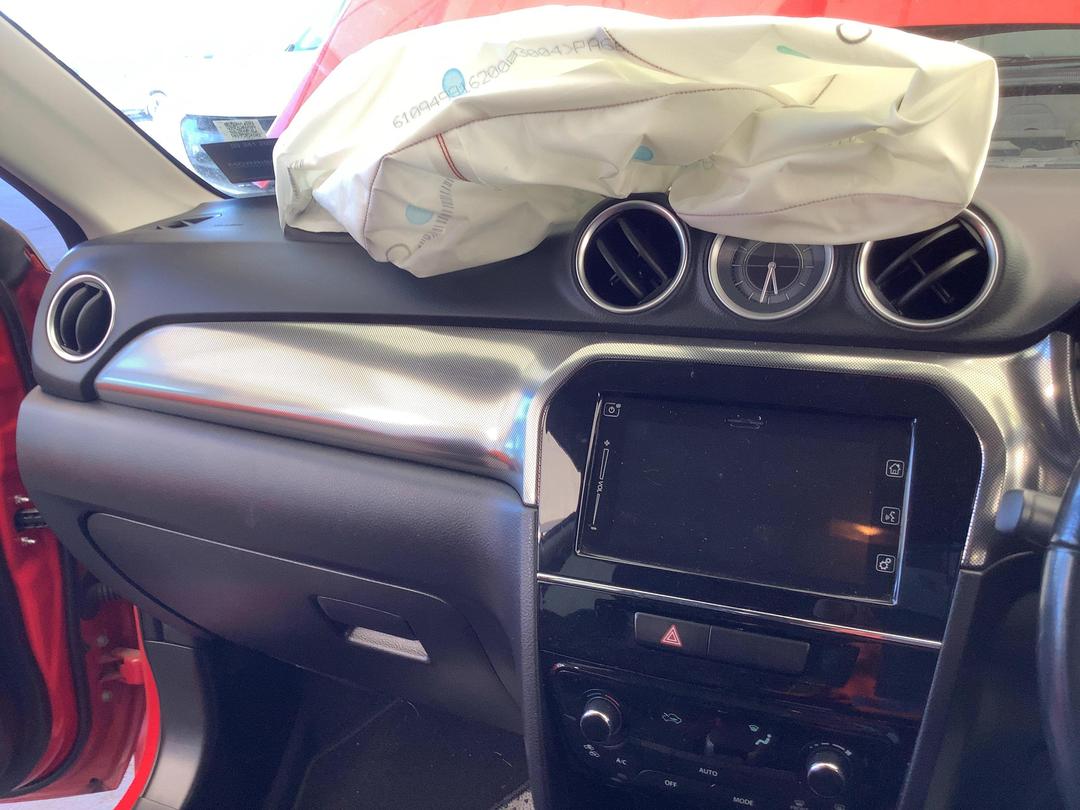 Photo '17' of Suzuki Vitara Turbo