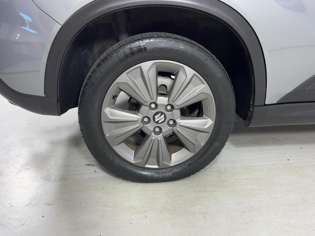 Photo '12' of Suzuki Vitara