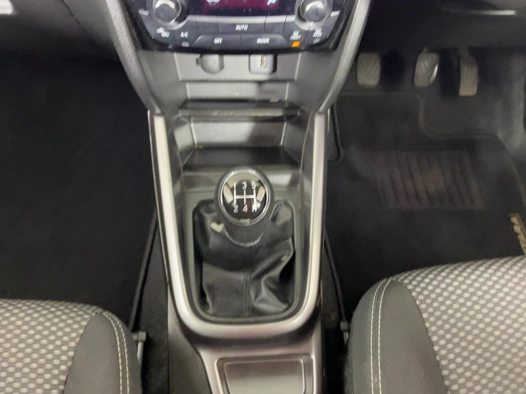 Photo '18' of Suzuki Vitara