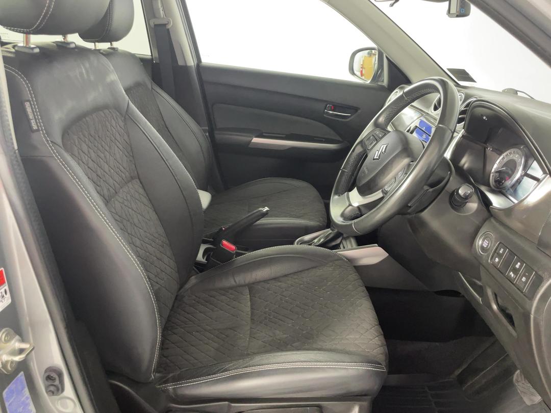 Photo '16' of Suzuki Vitara