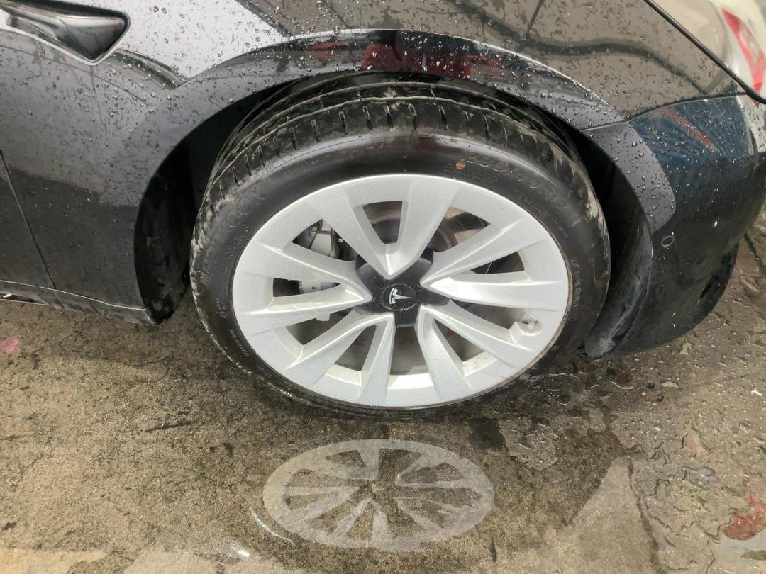 Photo '2' of Tesla Model 3 Standard Range Plus