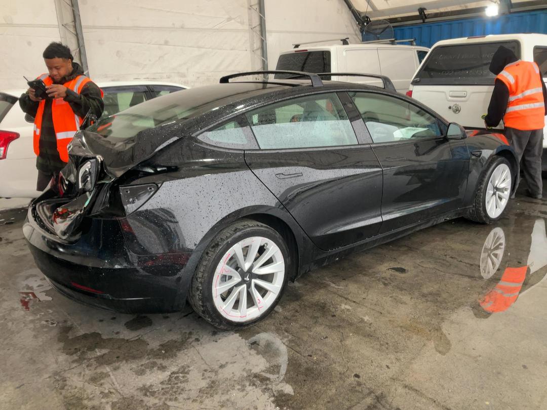 Photo '12' of Tesla Model 3 Standard Range Plus