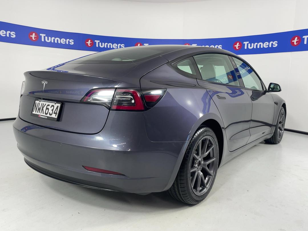Photo '7' of Tesla Model 3