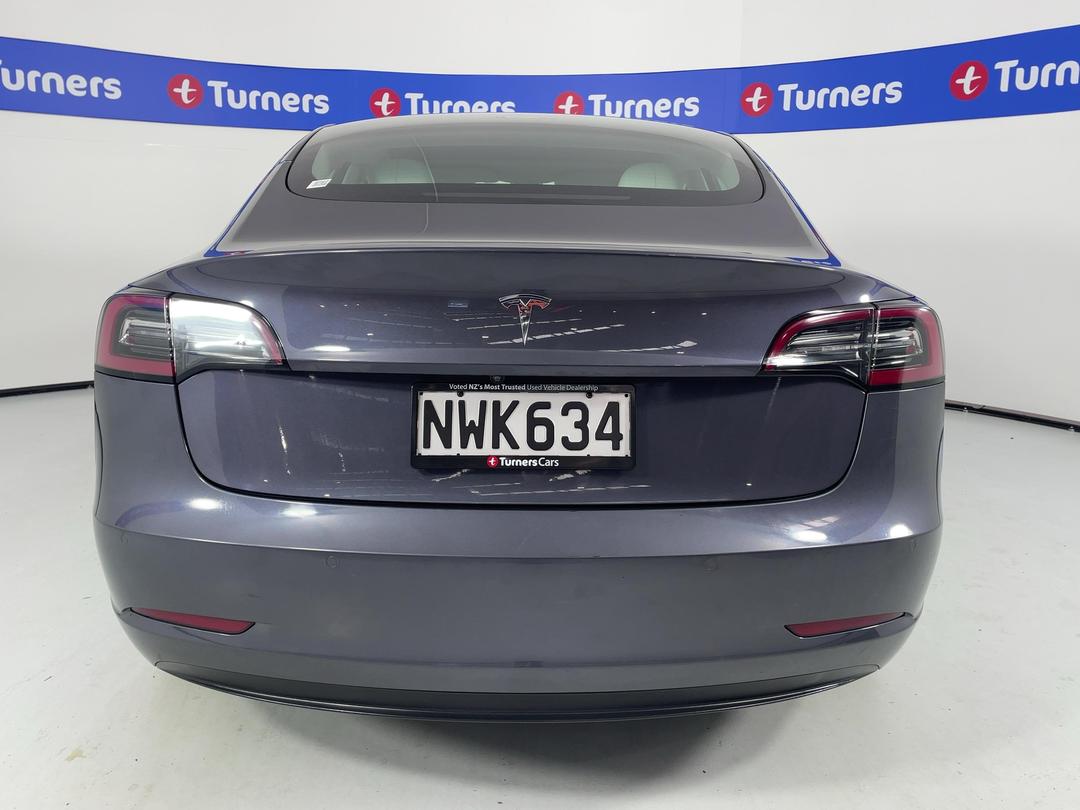 Photo '6' of Tesla Model 3