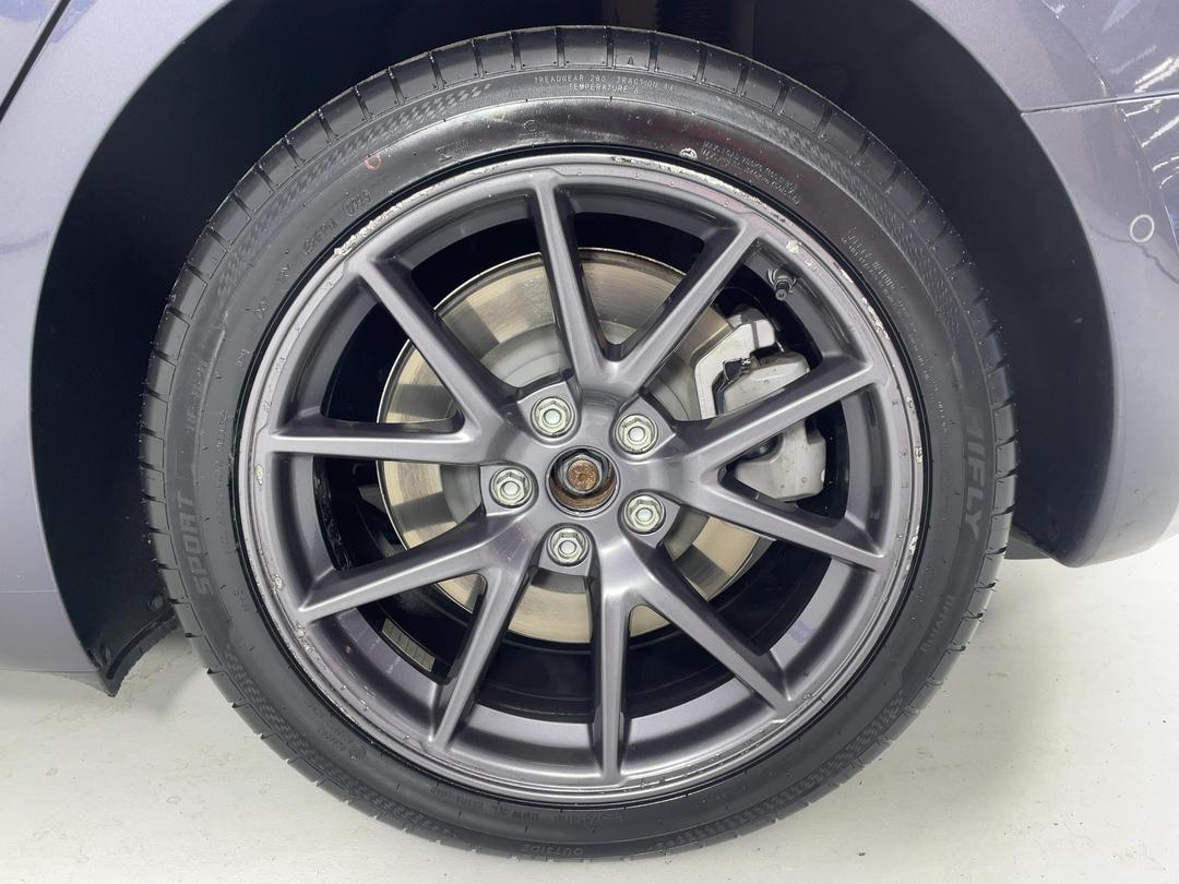 Photo '11' of Tesla Model 3