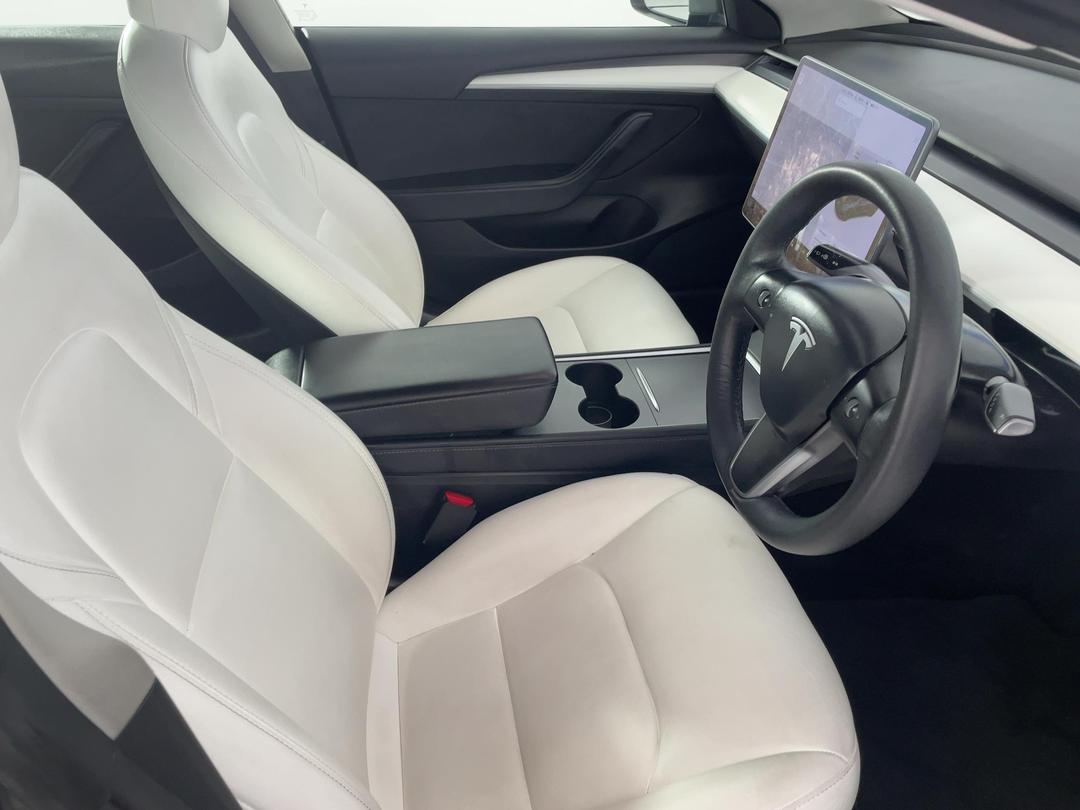 Photo '16' of Tesla Model 3