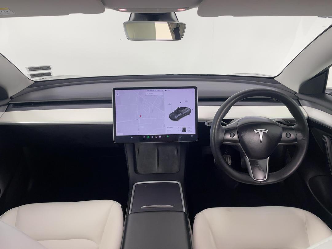 Photo '17' of Tesla Model 3