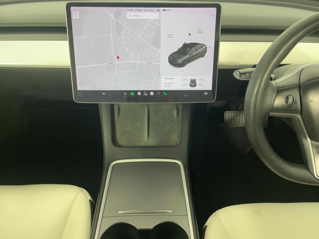 Photo '18' of Tesla Model 3