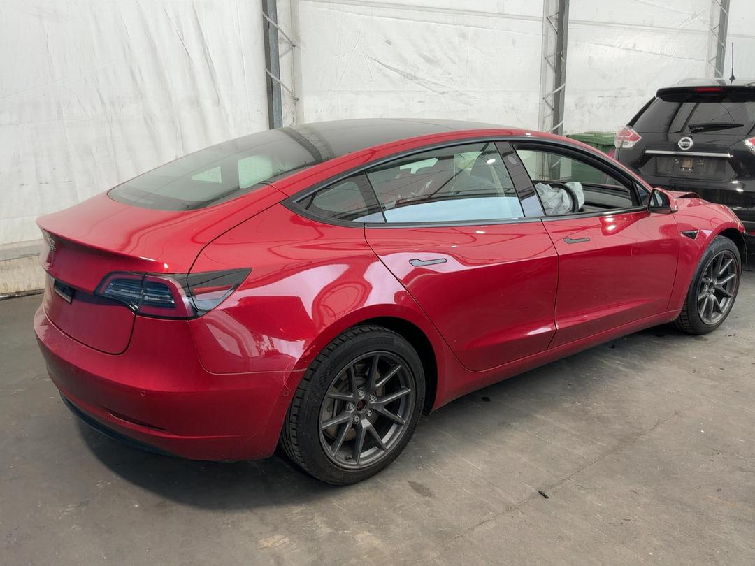 Photo '11' of Tesla Model 3 Standard Range Plus Photo '11' of Tesla Model 3 Standard Range Plus