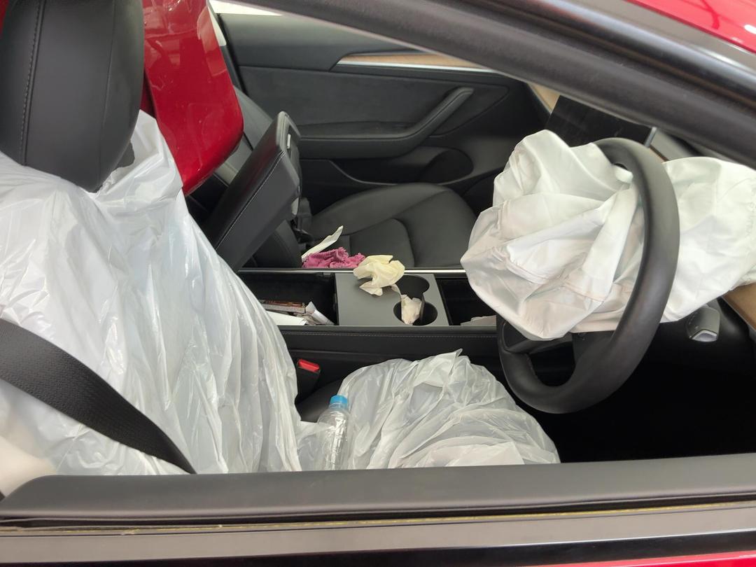 Photo '15' of Tesla Model 3 Standard Range Plus Photo '15' of Tesla Model 3 Standard Range Plus