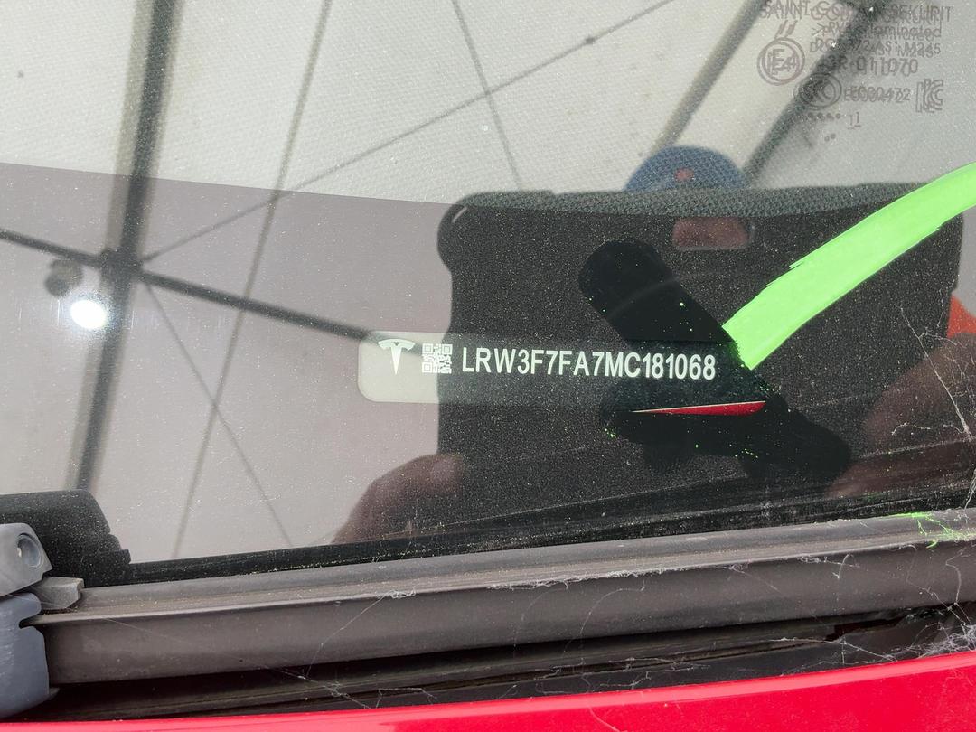 Photo '18' of Tesla Model 3 Standard Range Plus Photo '18' of Tesla Model 3 Standard Range Plus