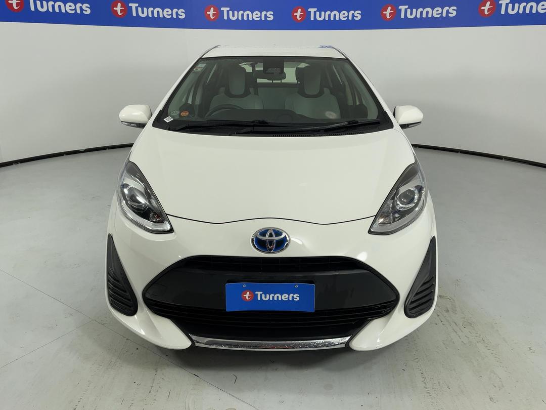 Photo '2' of Toyota Aqua