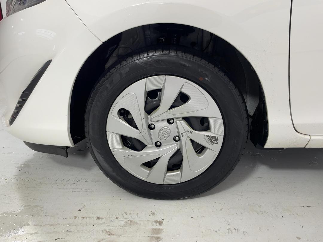 Photo '10' of Toyota Aqua