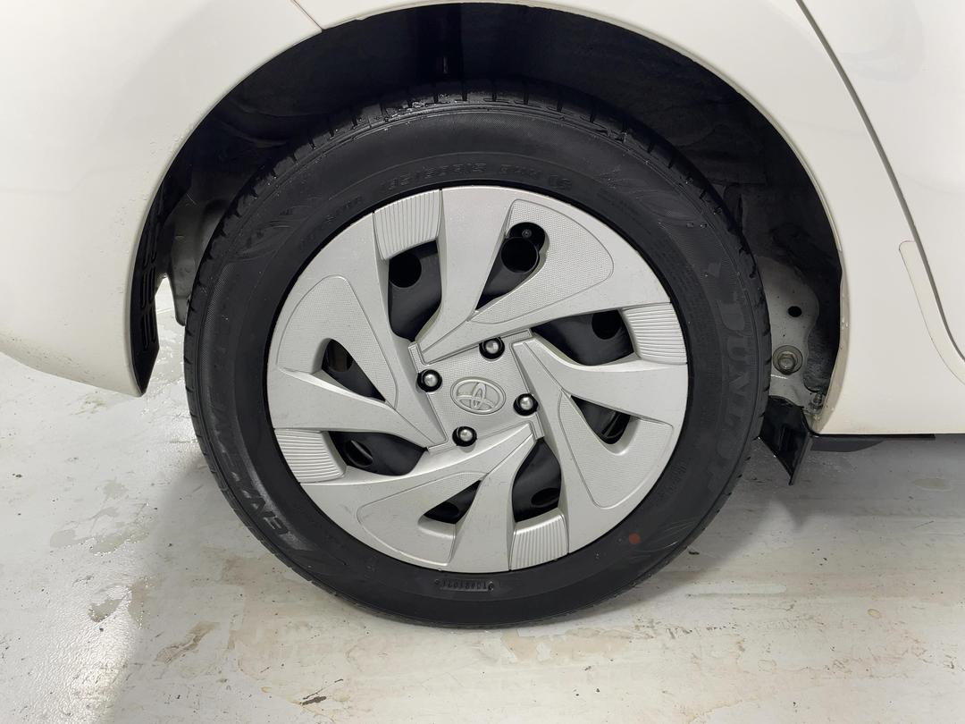 Photo '12' of Toyota Aqua