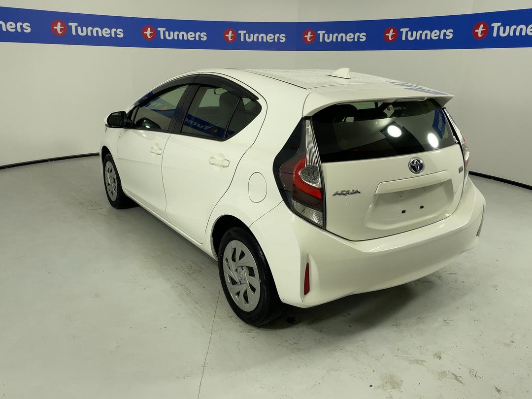 Photo '5' of Toyota Aqua
