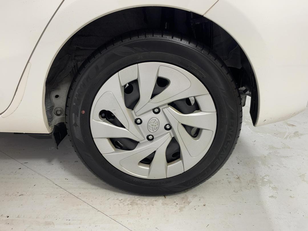 Photo '11' of Toyota Aqua