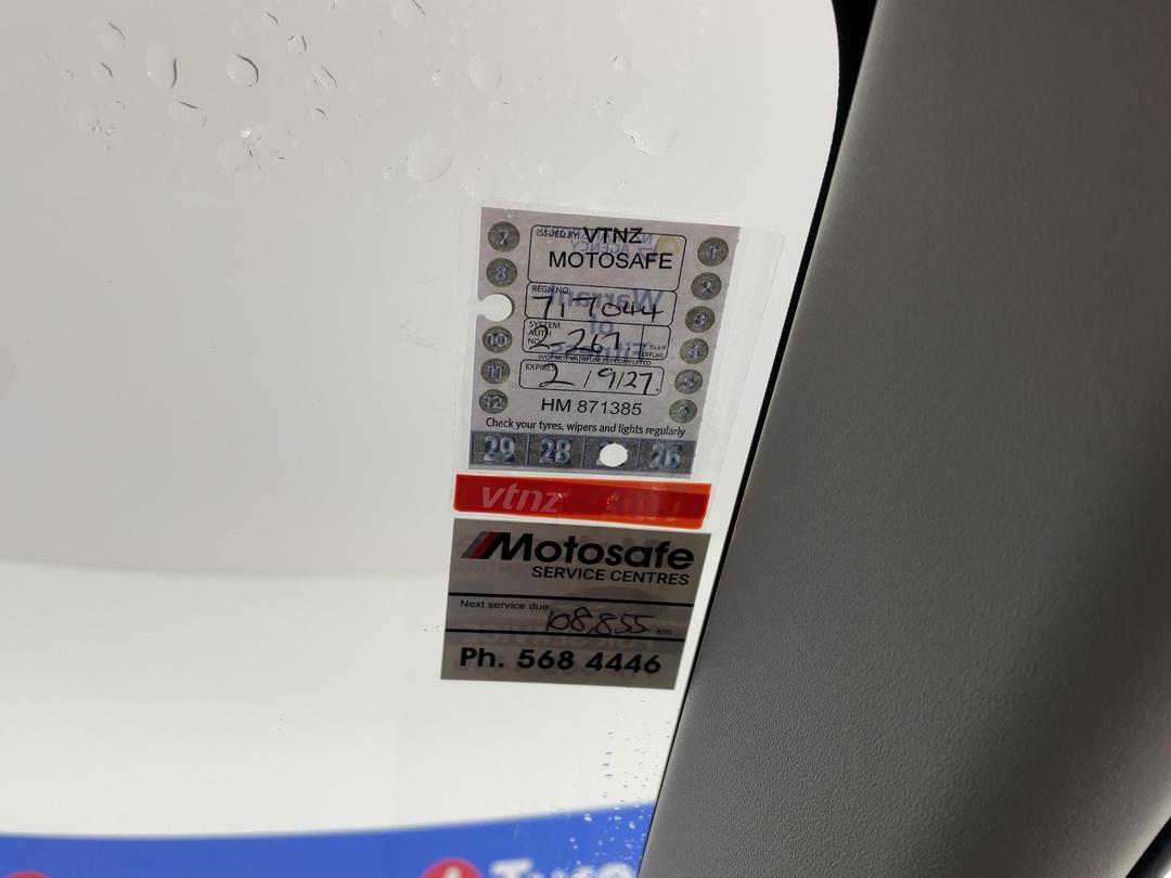 Photo '23' of Toyota Aqua