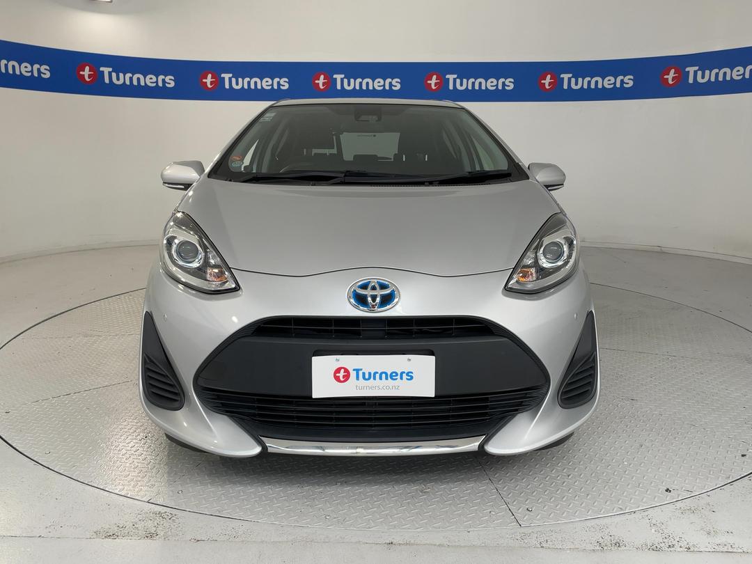 Photo '2' of Toyota Aqua