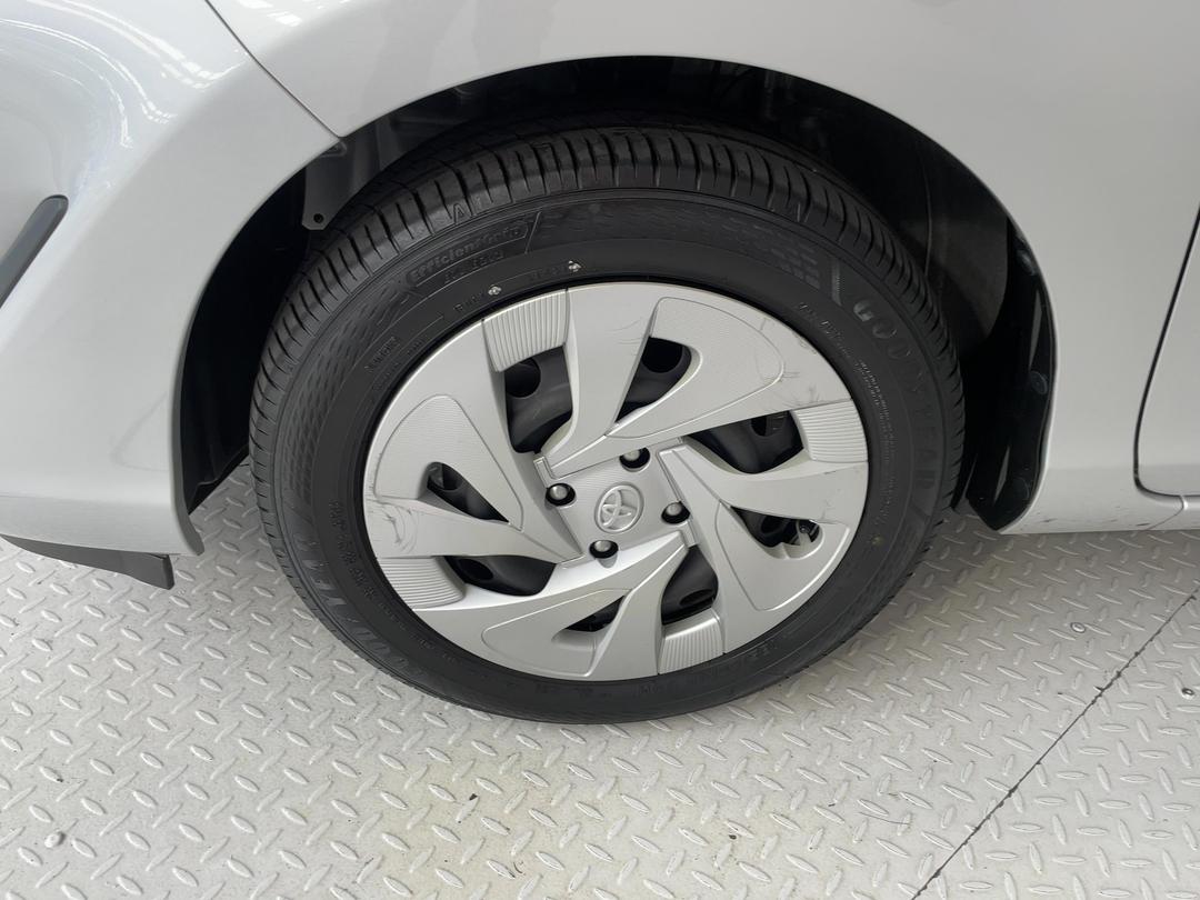 Photo '10' of Toyota Aqua