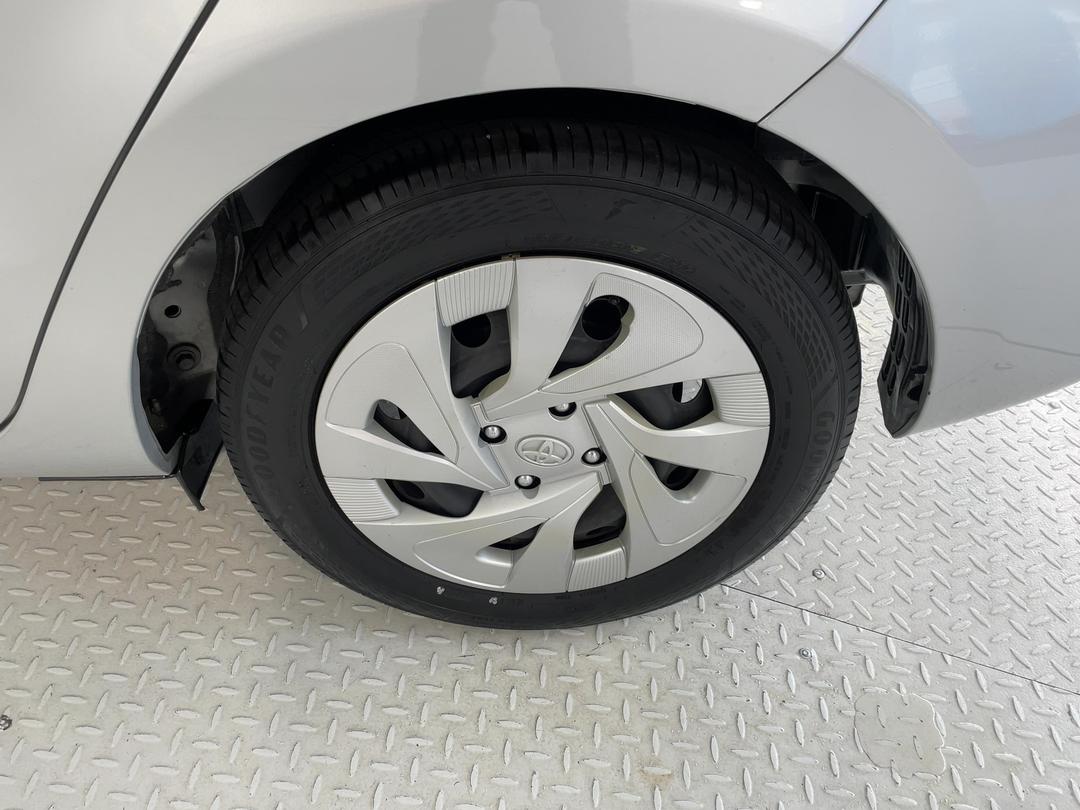 Photo '11' of Toyota Aqua
