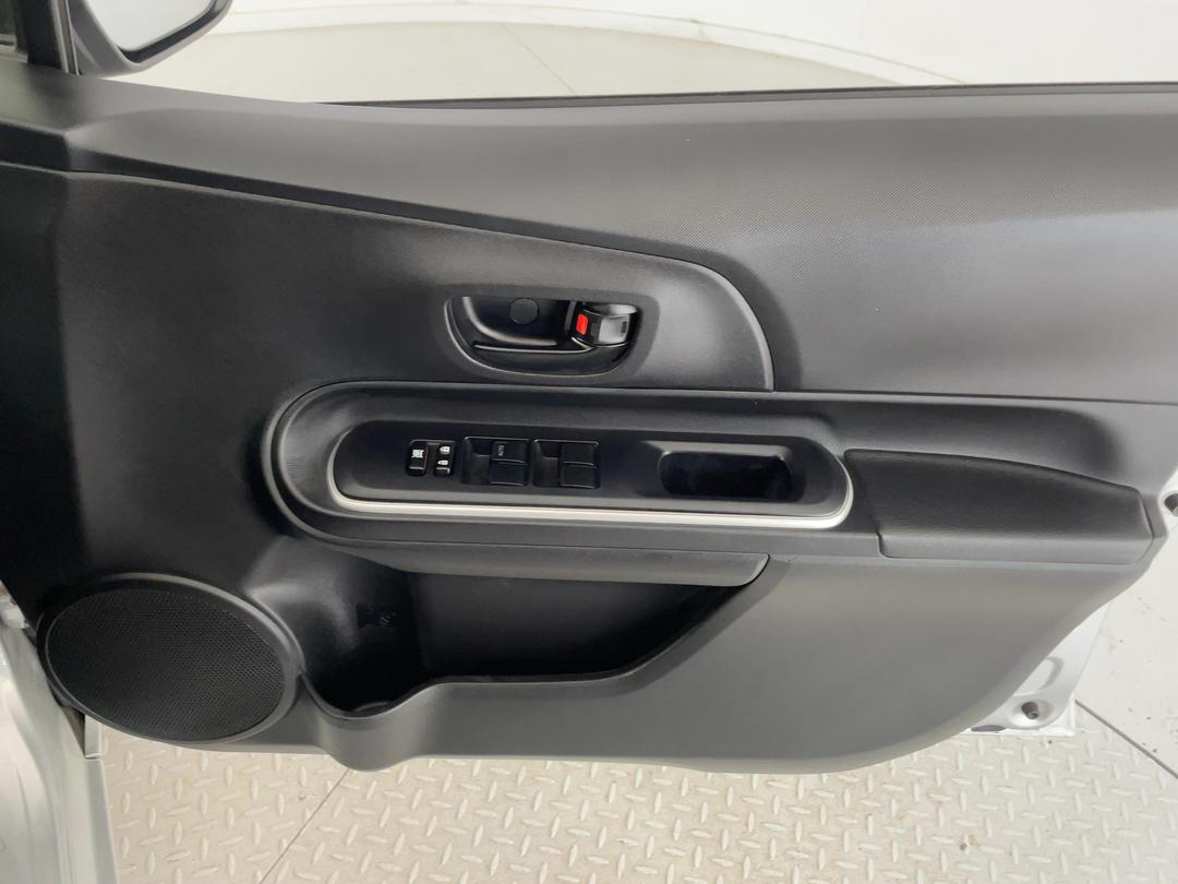 Photo '15' of Toyota Aqua