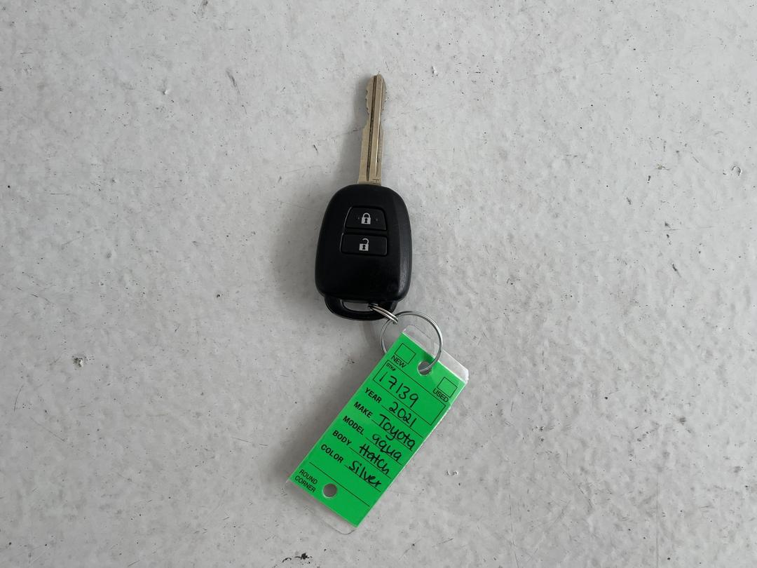 Photo '22' of Toyota Aqua