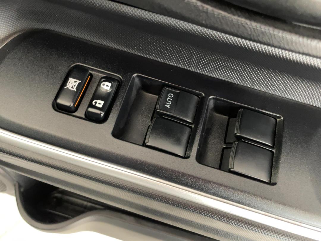 Photo '23' of Toyota Aqua