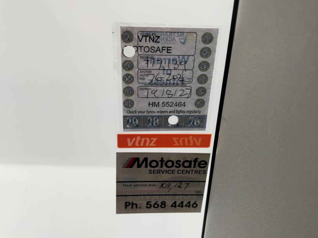 Photo '33' of Toyota Aqua