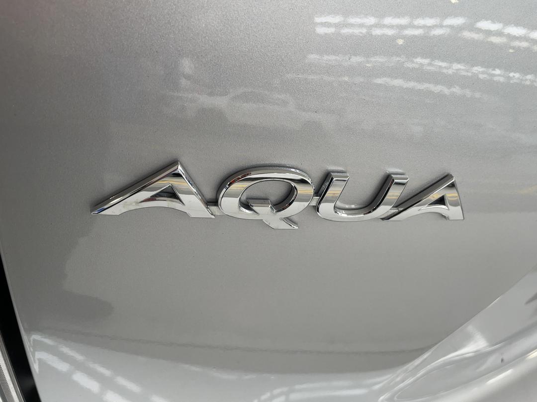 Photo '34' of Toyota Aqua