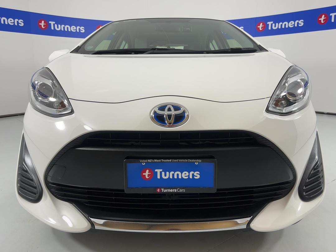 Photo '2' of Toyota Aqua