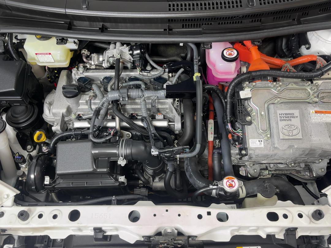 Photo '13' of Toyota Aqua