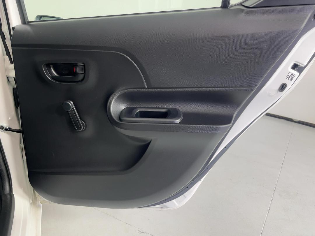 Photo '19' of Toyota Aqua