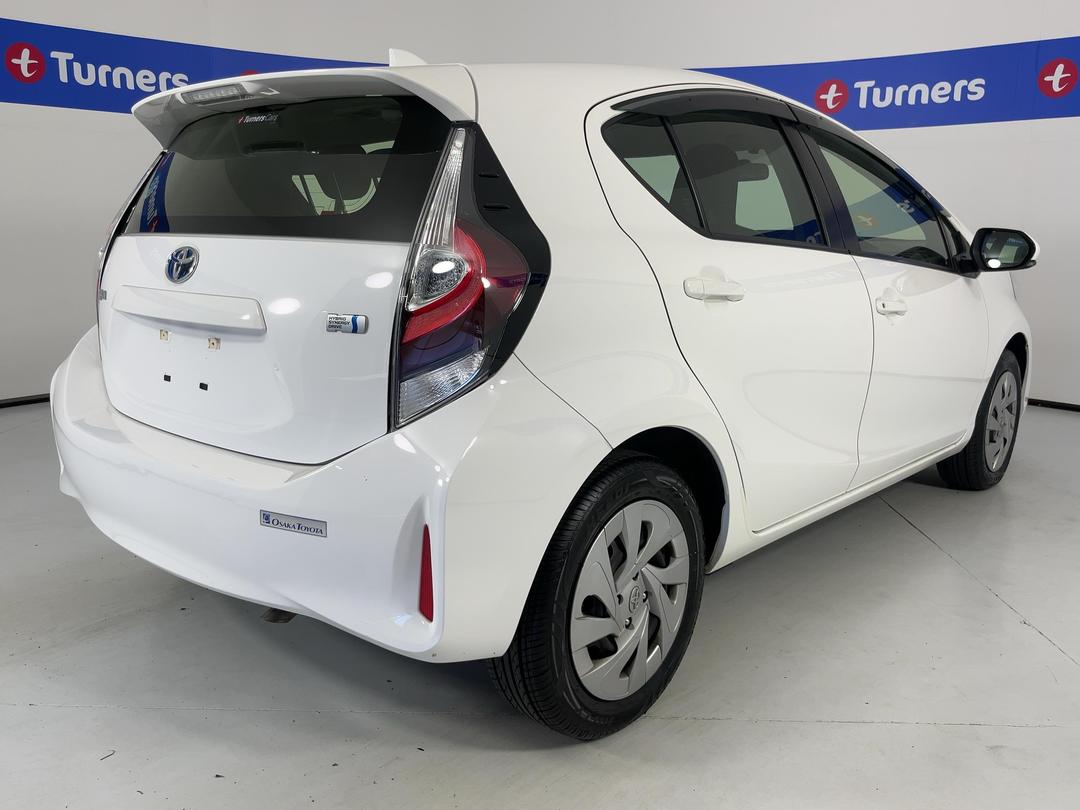 Photo '7' of Toyota Aqua
