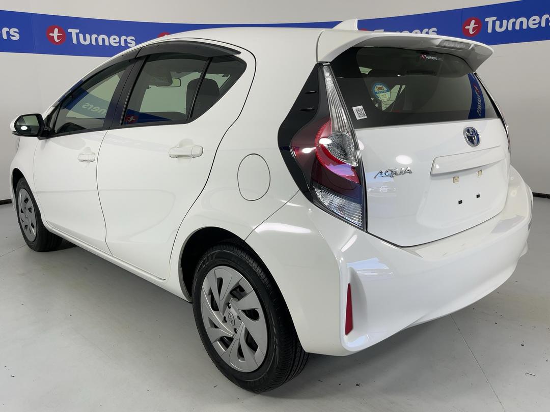 Photo '5' of Toyota Aqua