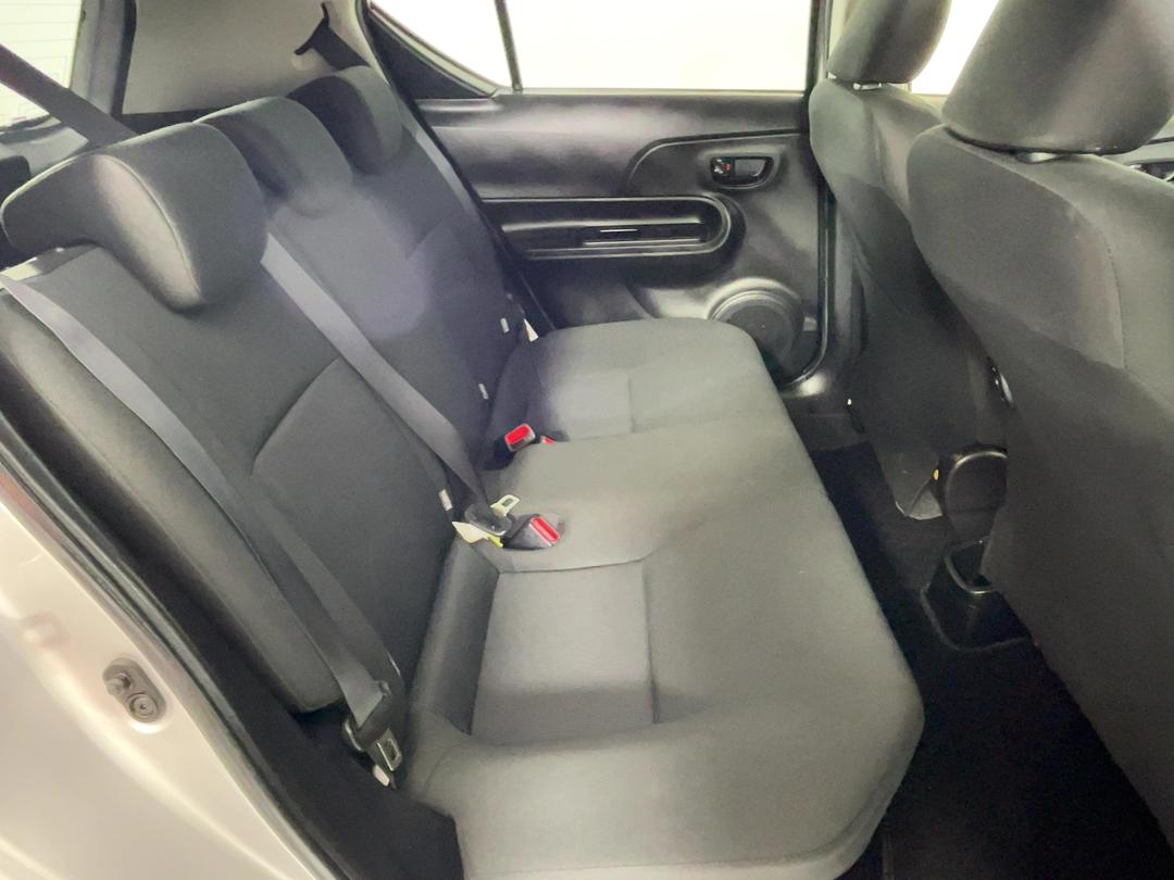 Photo '20' of Toyota Aqua