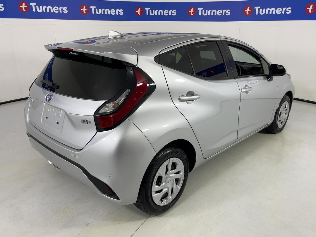 Photo '7' of Toyota Aqua