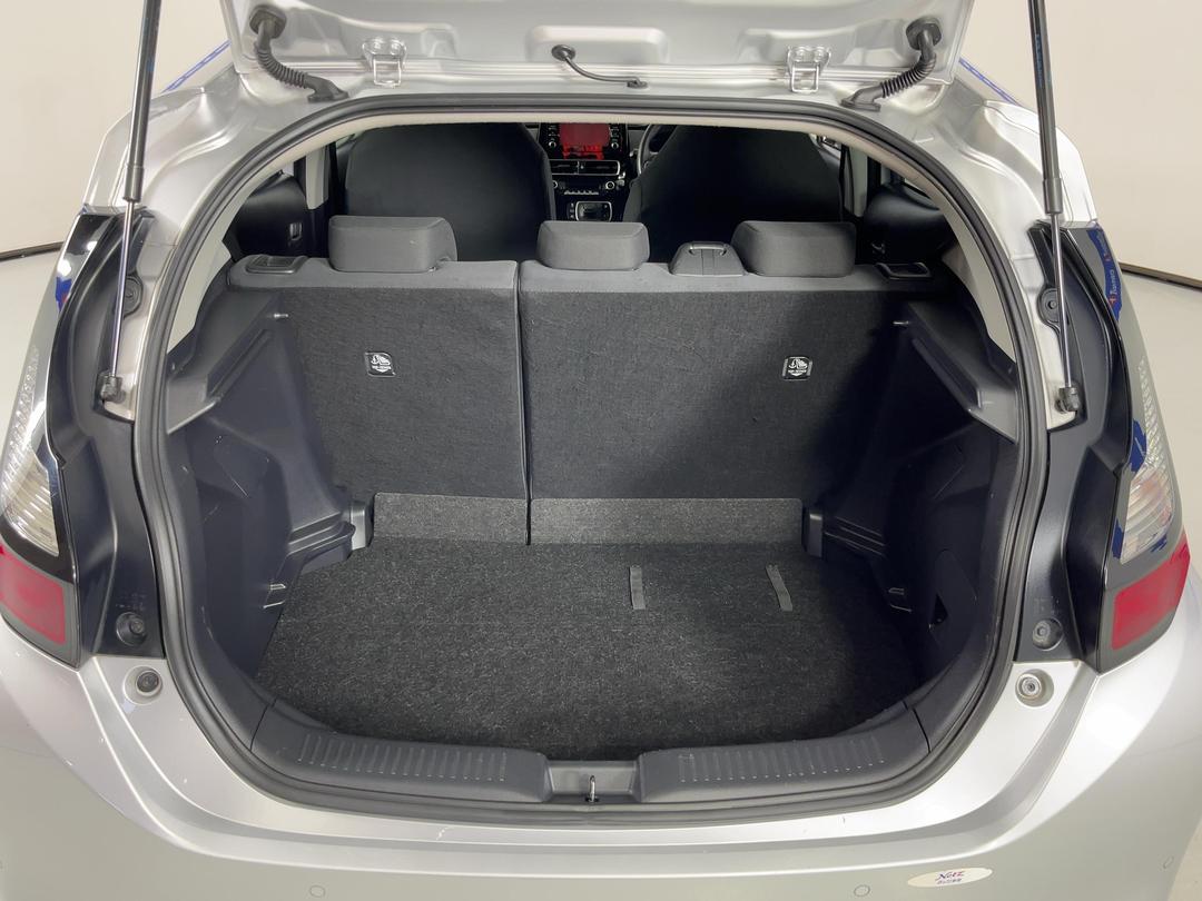 Photo '14' of Toyota Aqua