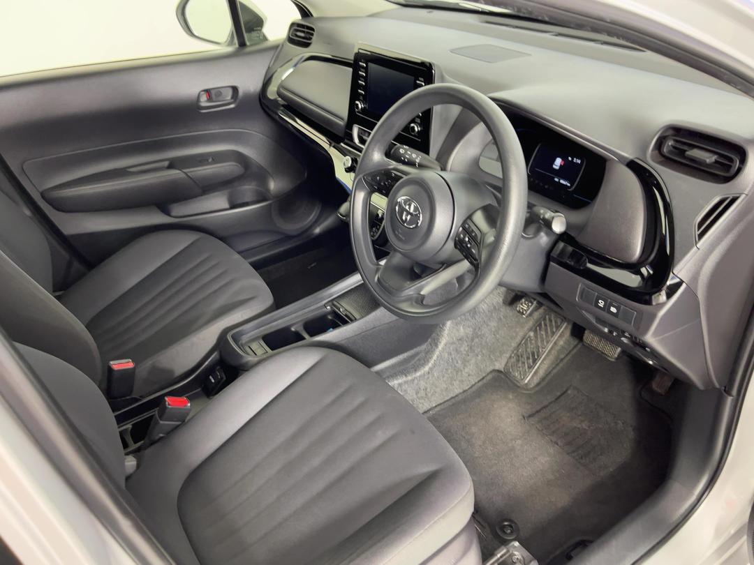 Photo '16' of Toyota Aqua