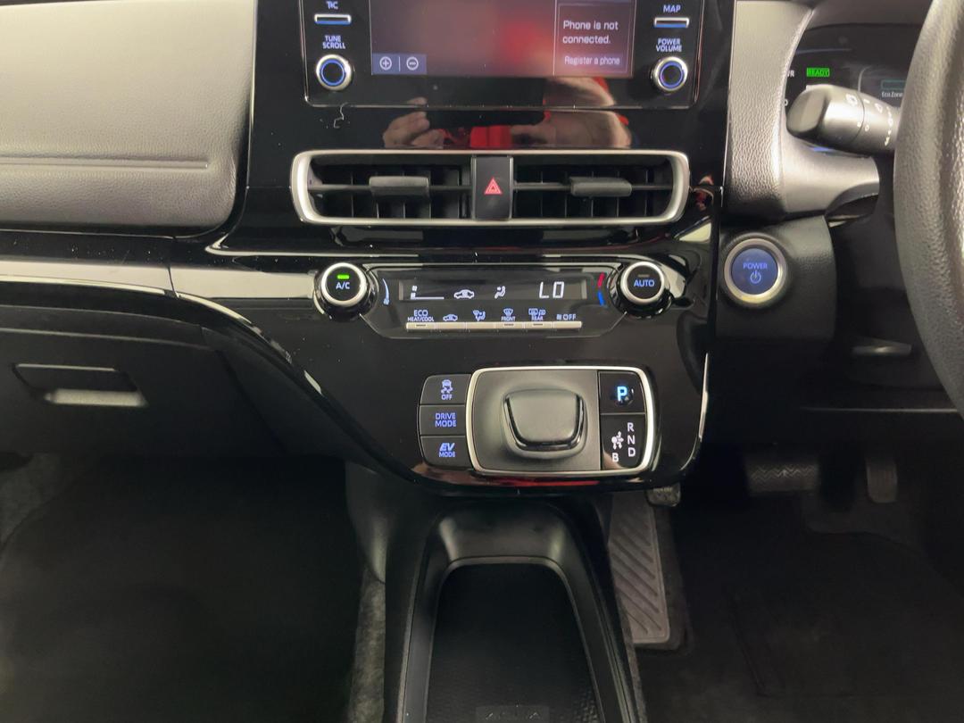 Photo '18' of Toyota Aqua