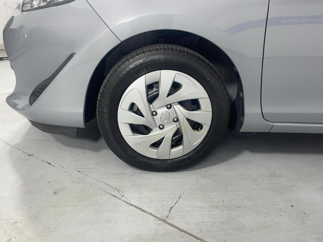 Photo '10' of Toyota Aqua