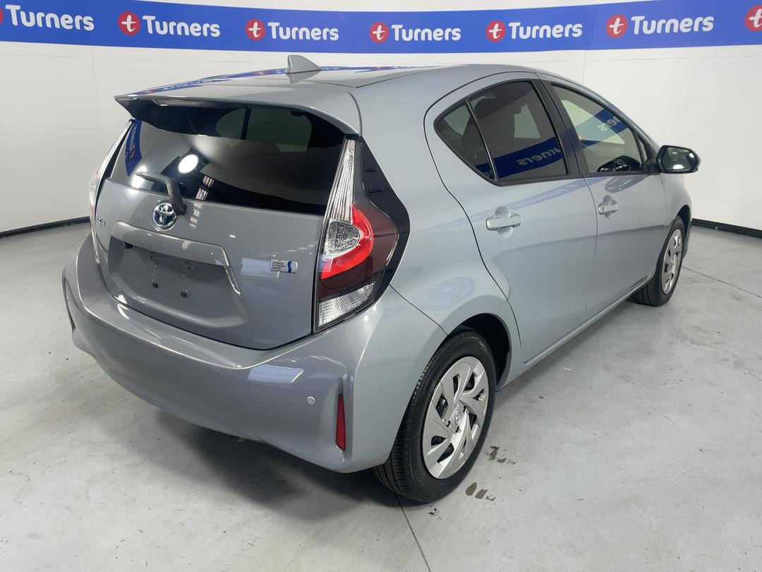 Photo '7' of Toyota Aqua