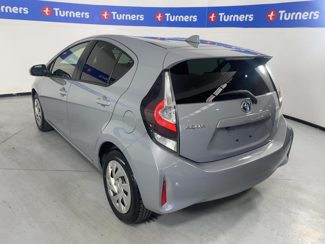 Photo '5' of Toyota Aqua
