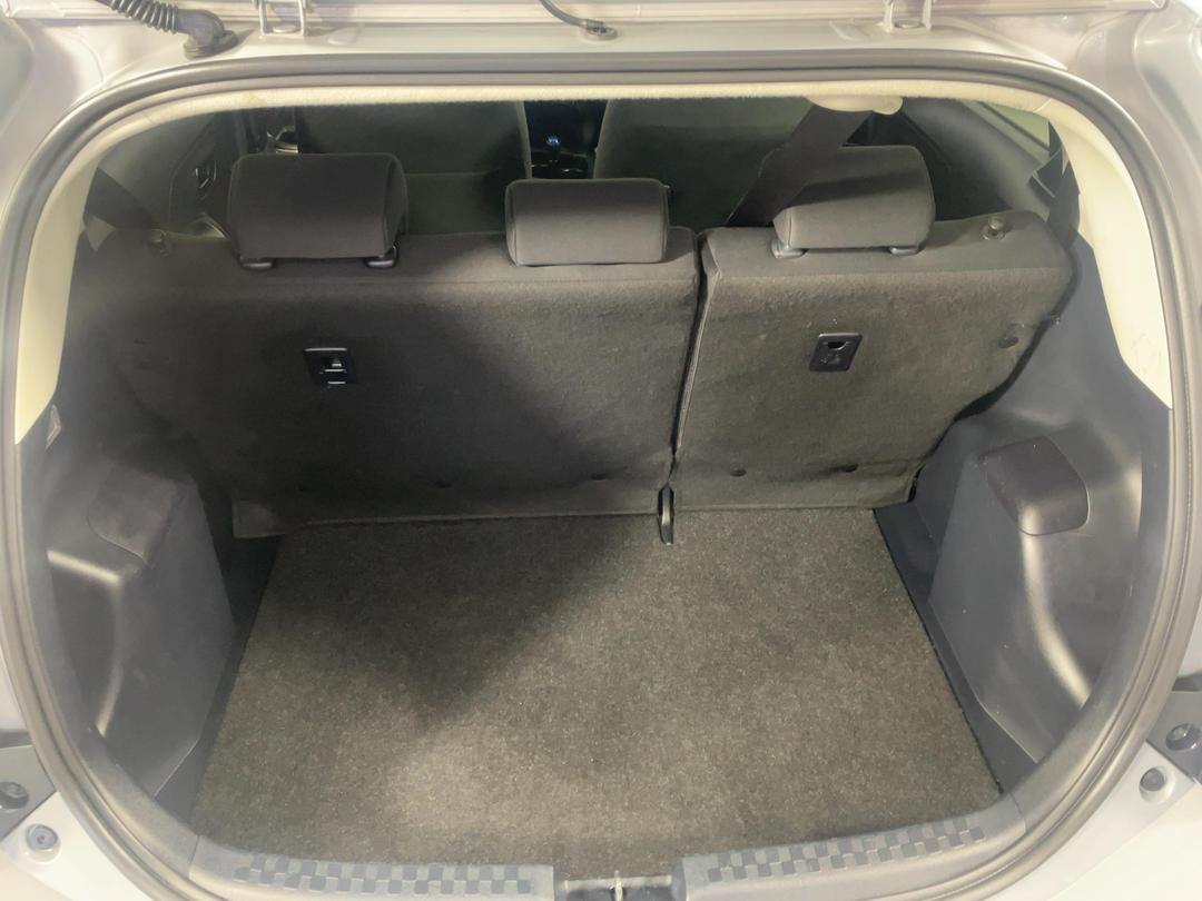 Photo '14' of Toyota Aqua