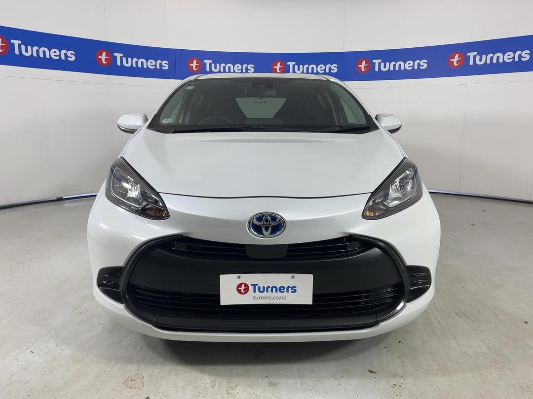 Photo '2' of Toyota Aqua